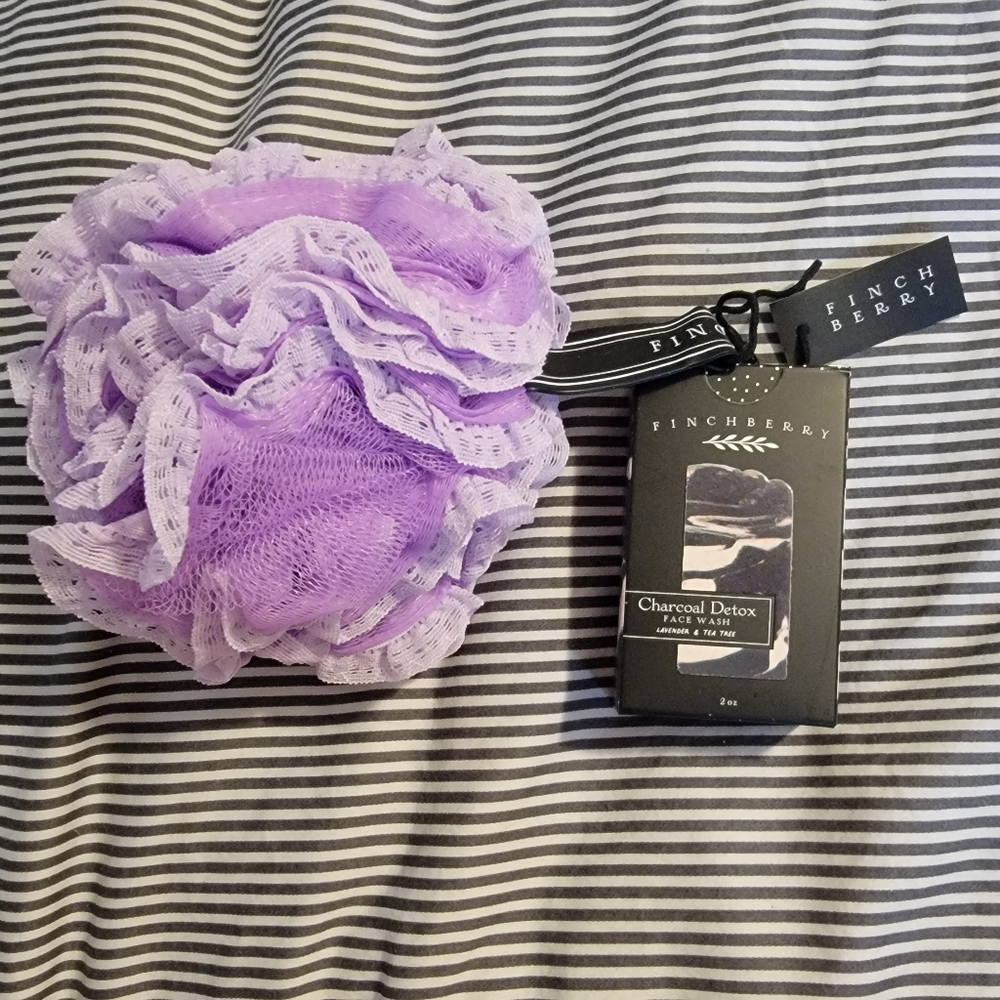 FinchBerry Purple Lacy Loofah & Charcoal Detox Face Wash Soap Lavender Tea Tree